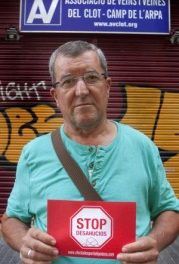 “Me multaron por recoger firmas, no por el permiso”